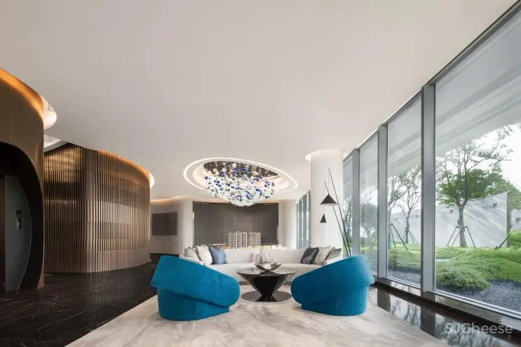 城市脊线上的璀璨之光 —德商彰泰佳兆业·翡丽天玺营销中心-锐度设计