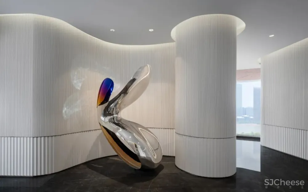 旭辉 x WJID | 自然之律，海浪交织的蓝白梦境