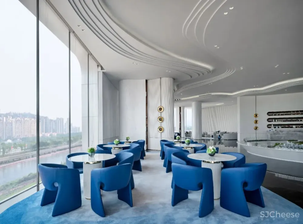 旭辉 x WJID | 自然之律，海浪交织的蓝白梦境