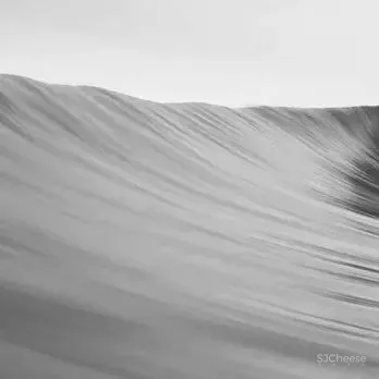 旭辉 x WJID | 自然之律，海浪交织的蓝白梦境