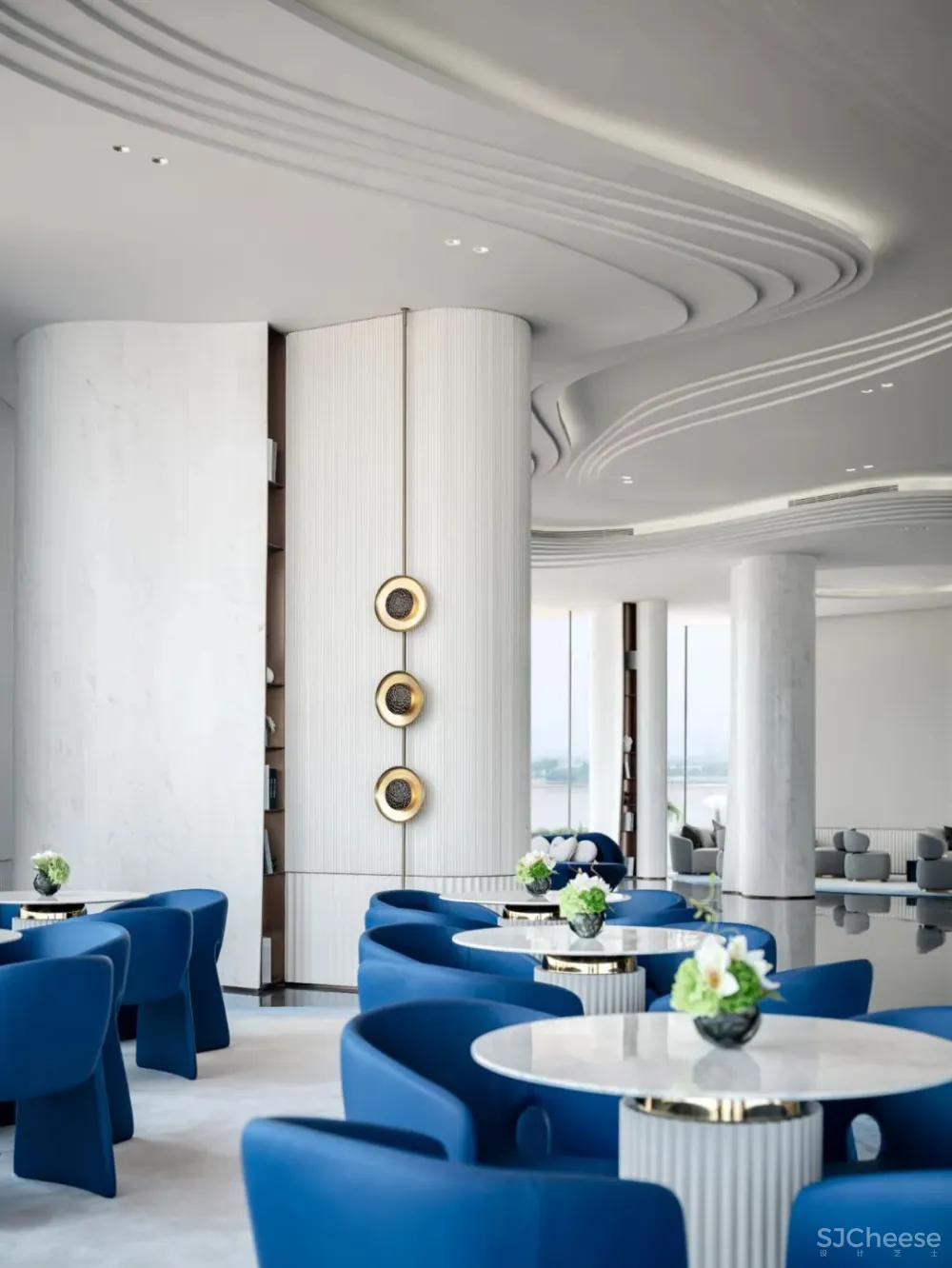 旭辉 x WJID | 自然之律，海浪交织的蓝白梦境