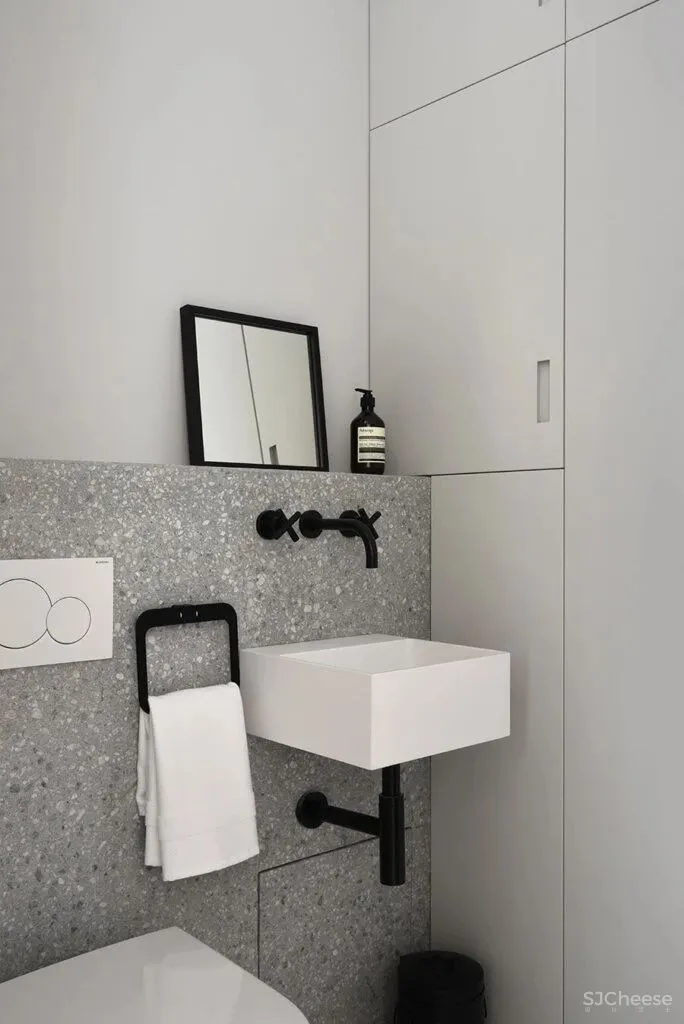 这房子300年了,重装之后发挥着法式的浪漫与优雅