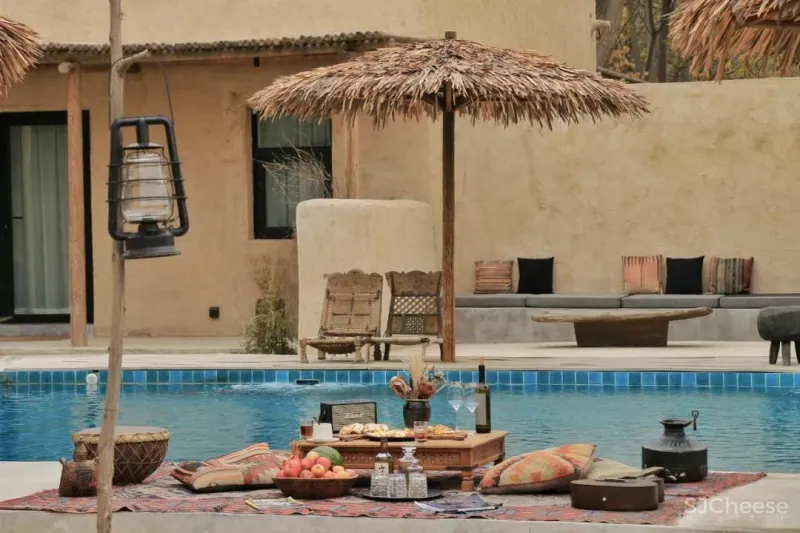 被《跑男》取景的中国小摩洛哥,还是个大佬云集的民宿集群,去年我就抢先打卡了!