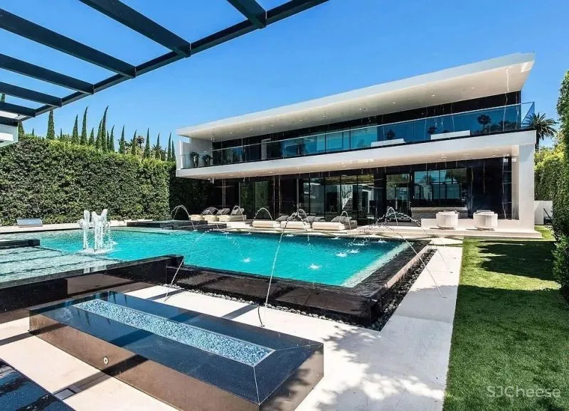 3亿一栋的别墅,仅看到车库就跪了!