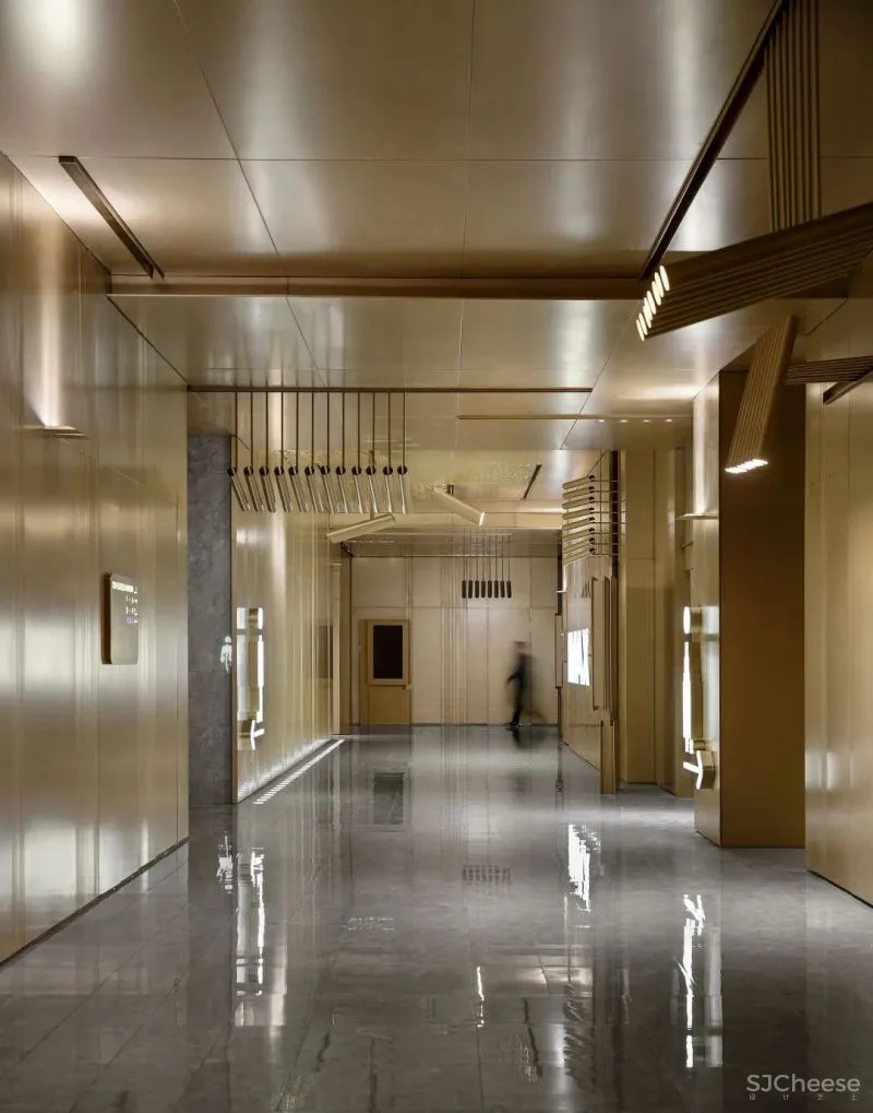 未来感爆棚,玩转影像化信息流的影院空间丨壹正企划 罗灵杰-龙慧祺