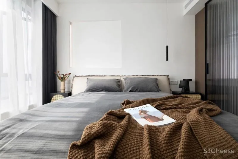 现代公寓:两人两犬,生活不限定 菲拉设计