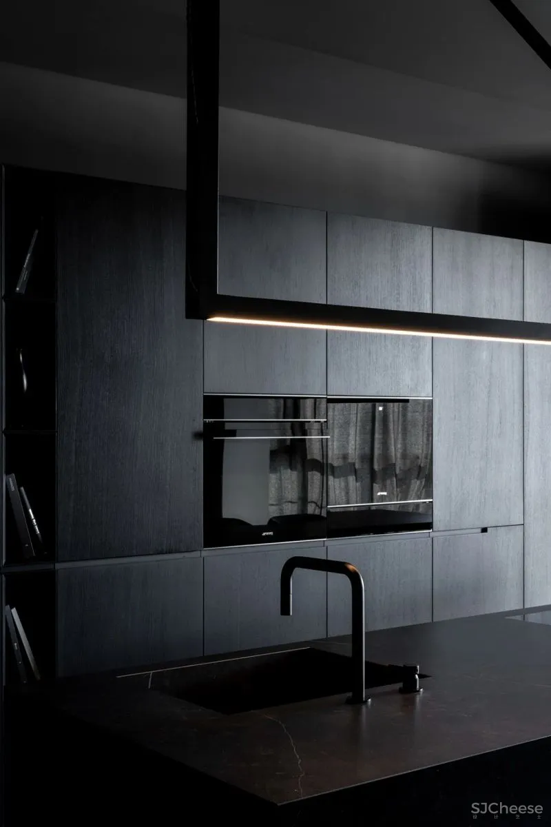 那黑暗的家，给我宁静的眼，我让它来寻找光明