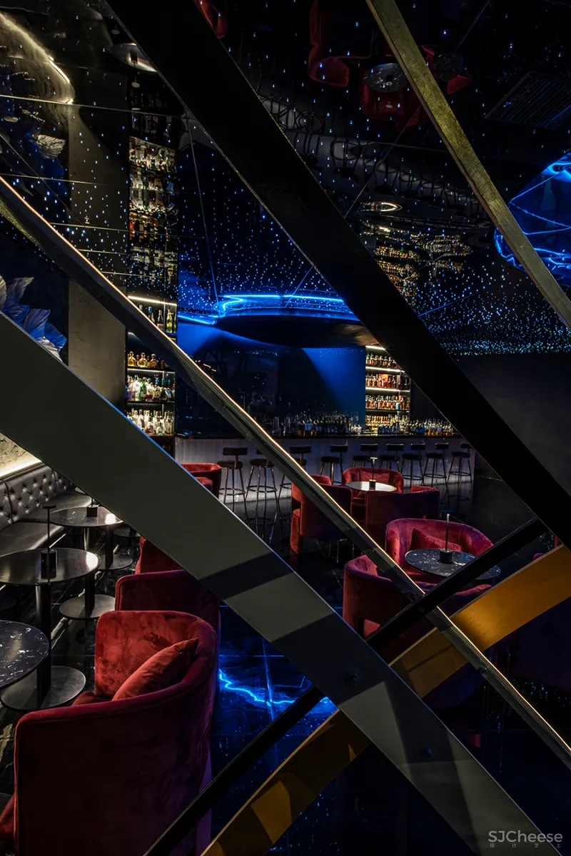 邵龙 • 在木星酒吧|不甘寂寞的宇宙星空,感性与理性的交替共振