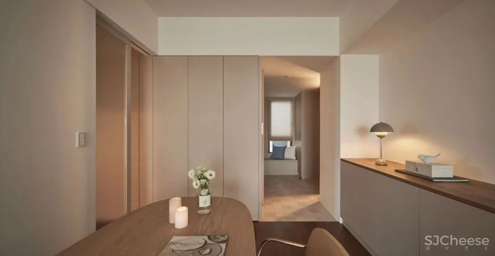 原木纯白空间感,简约轻盈的台式美宅