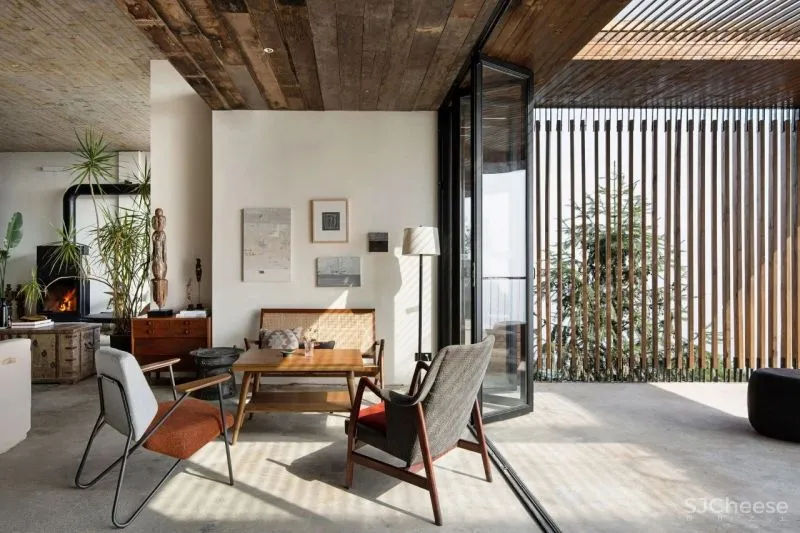 这一年 石朝思 保持自知,保持思想独立