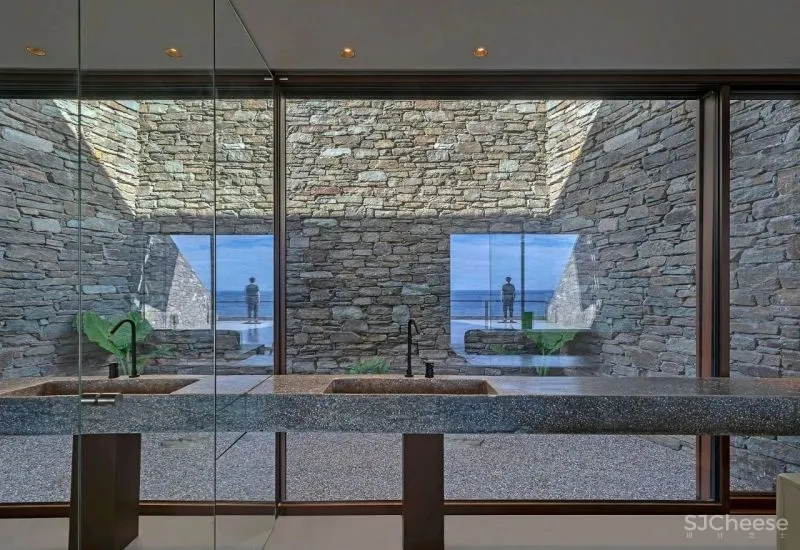 藏在山体里的“隐身”别墅，这才是真正与自然融为一体