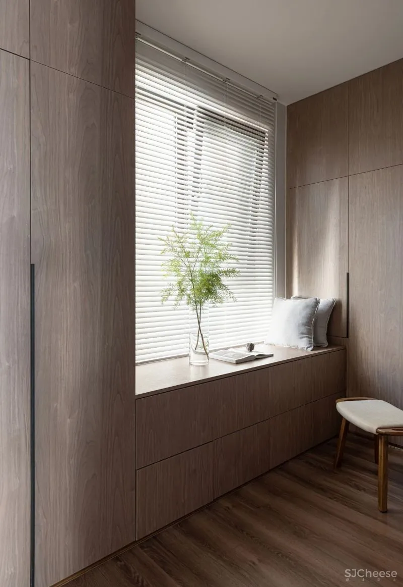 130㎡“重脑力工作者”的家:原木 留白,下班后彻底放空!