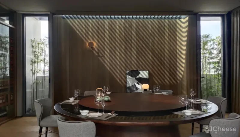 屋顶上的庭院，天空下的小雅 大相设计