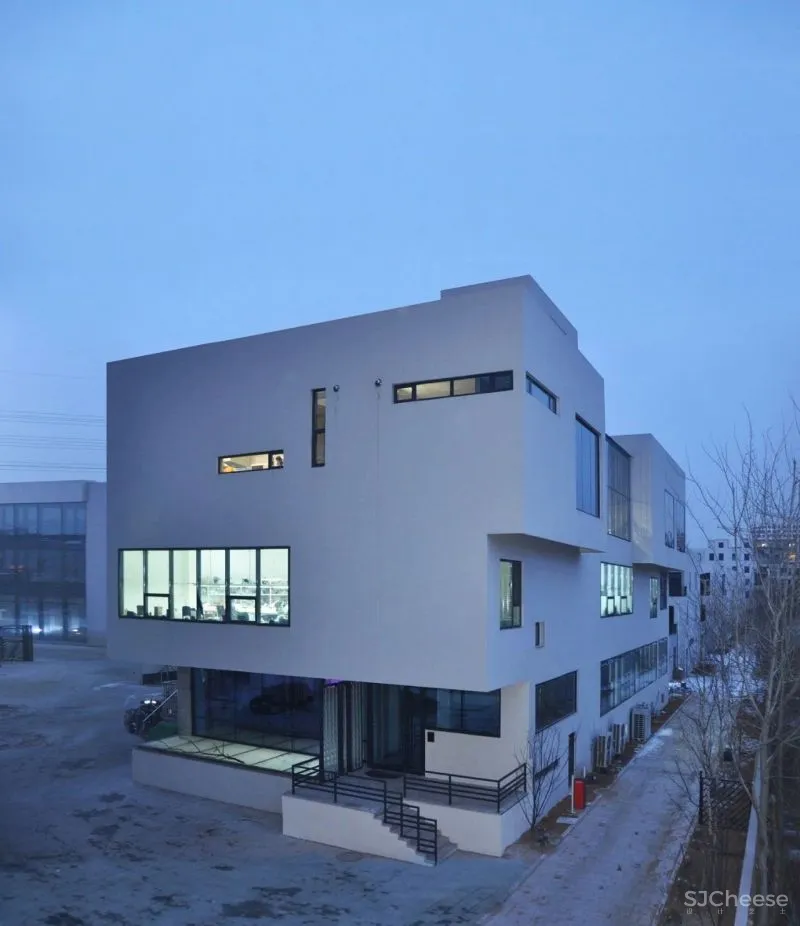 夹缝中自然生长.中国.葫芦岛德邻堂产业楼设计实践 DJ 建筑设计事务所