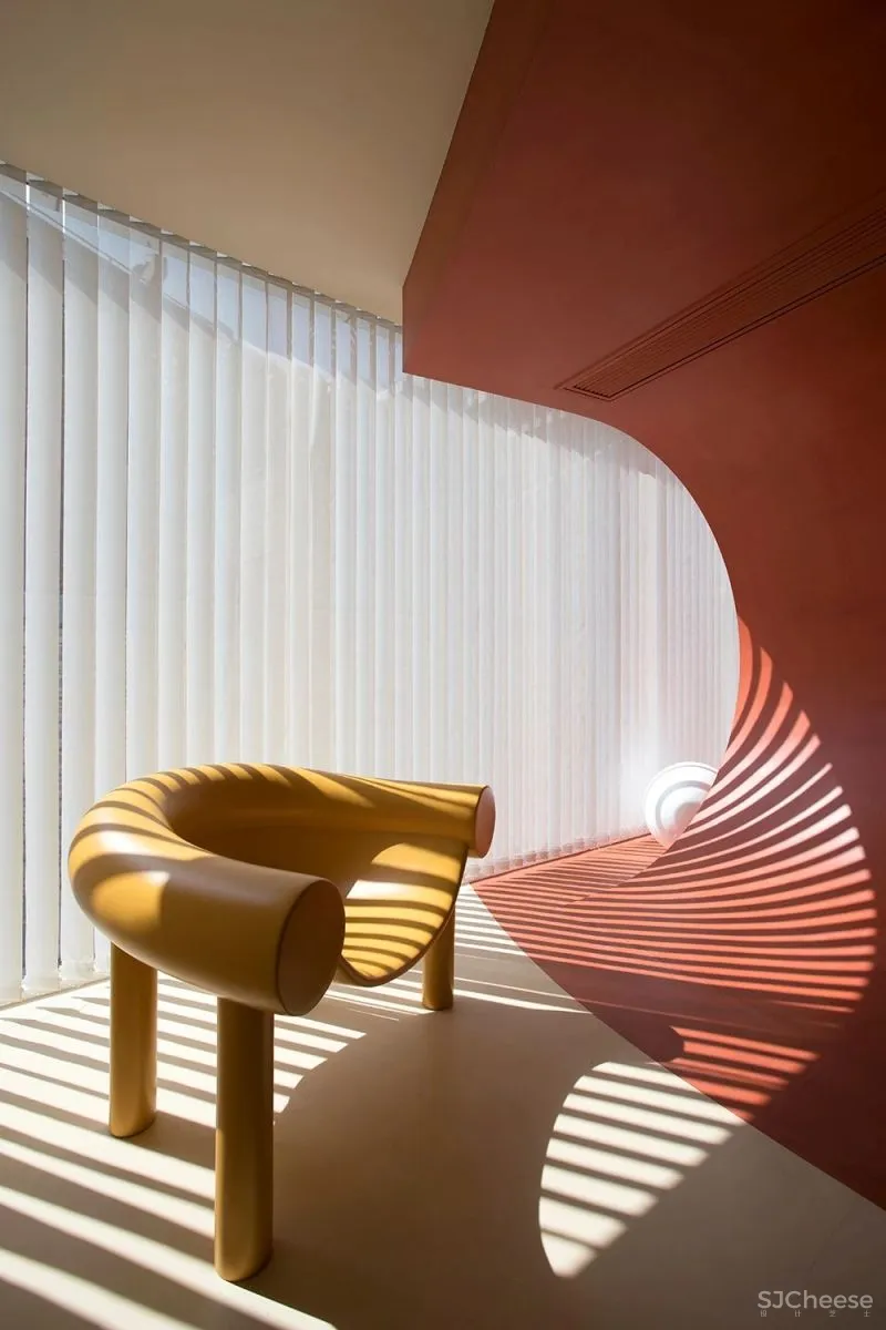 以“纪念碑谷”为灵感,眼见不为实的反转世界丨理居设计