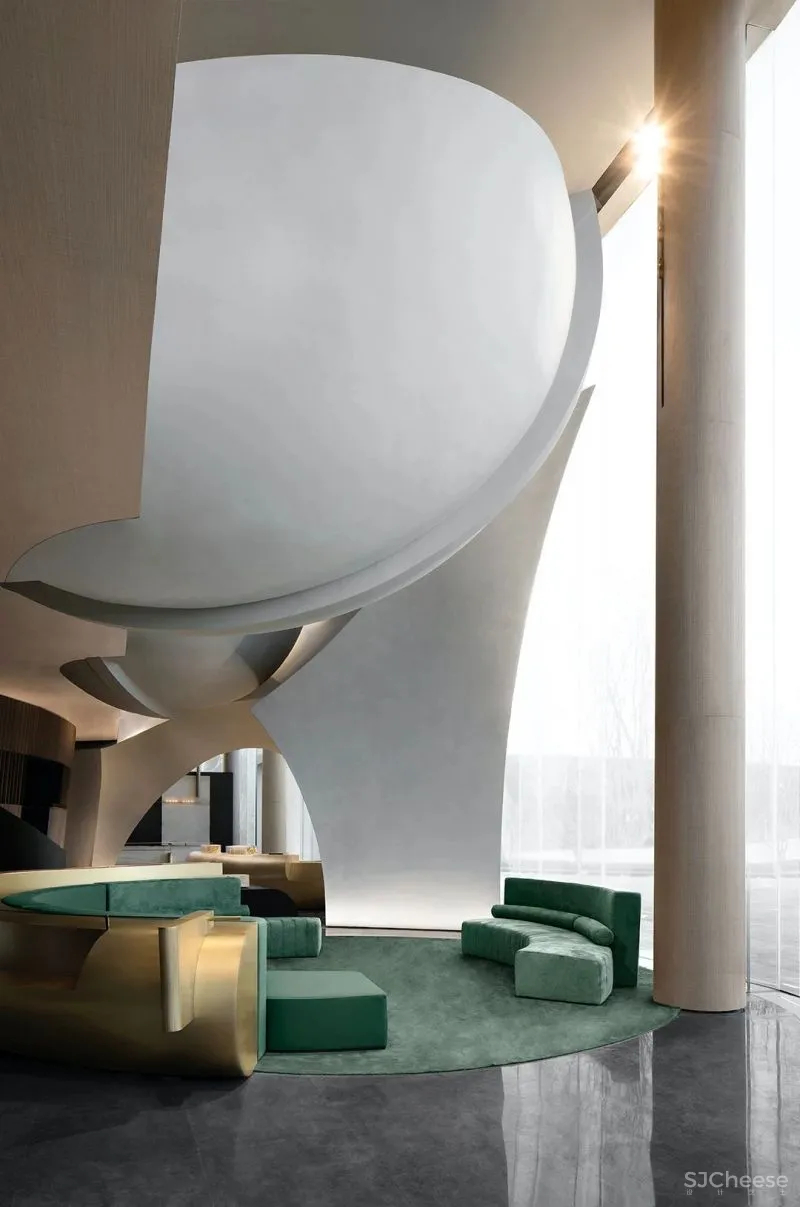 关联以空间的「解构性」和「抽象性」 构序「超现实的界面」