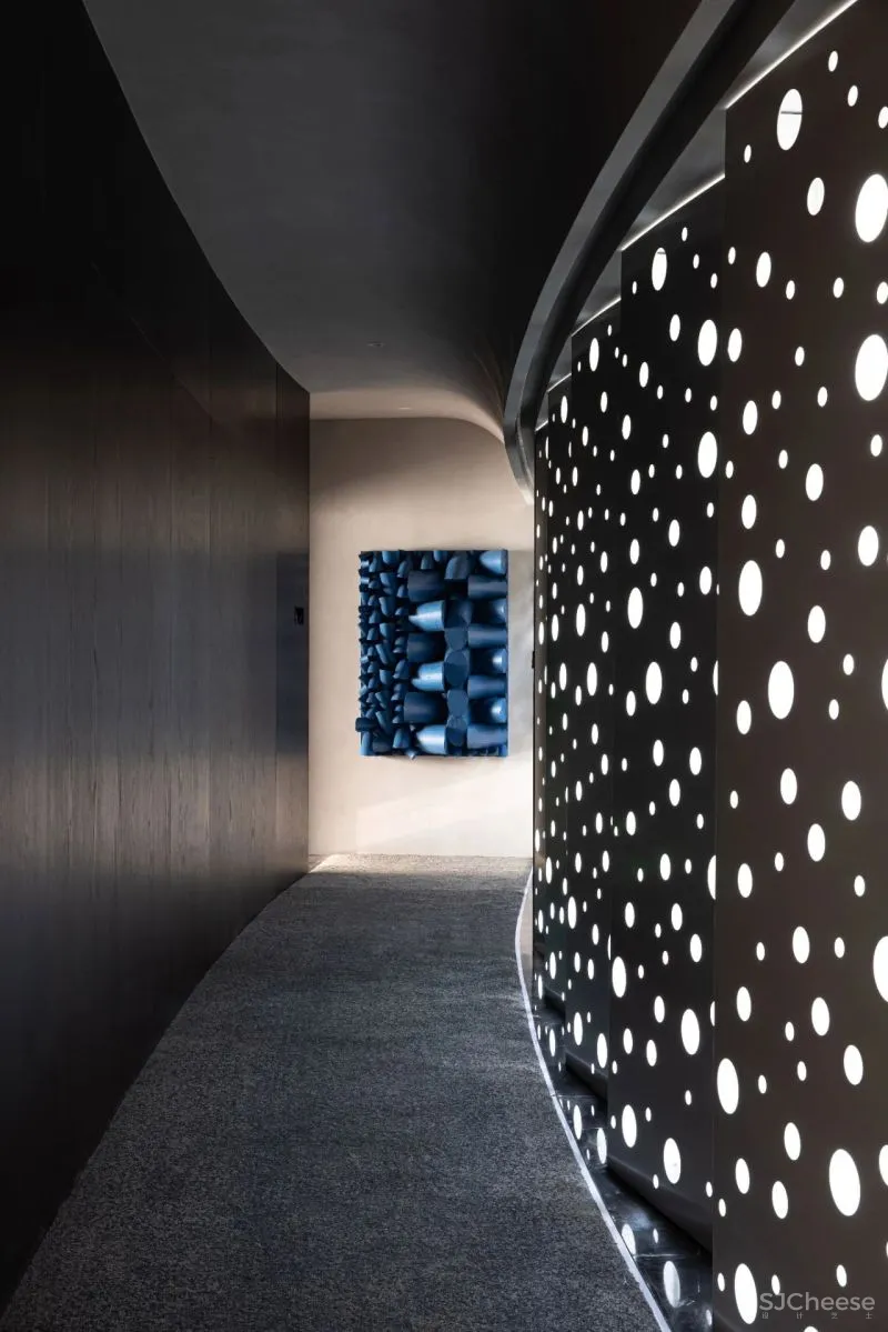 长江边上的艺术酒店 以游轮为主题的乐享空间