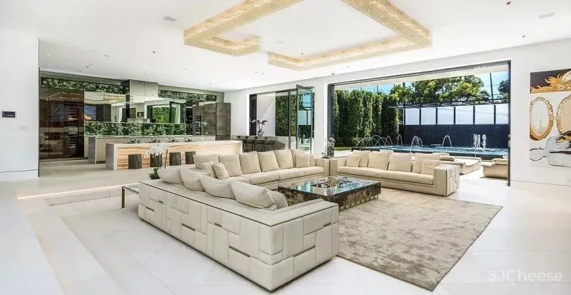 3亿一栋的别墅,仅看到车库就跪了!