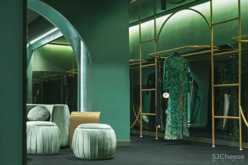 印度新德里的一家服装店，设计怎么样？