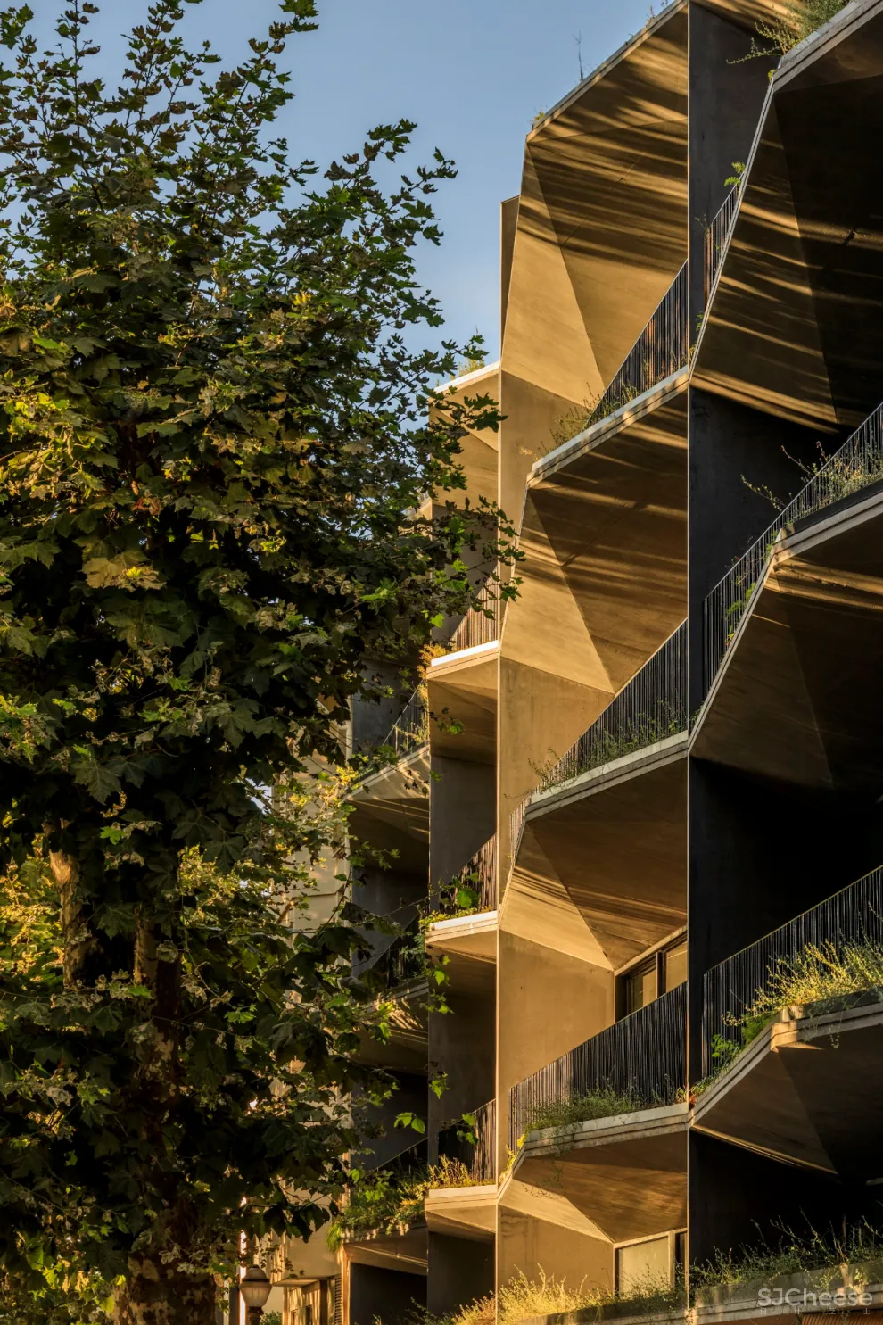 外墙个性内装简单的精装公寓，简约自然才是未来趋势