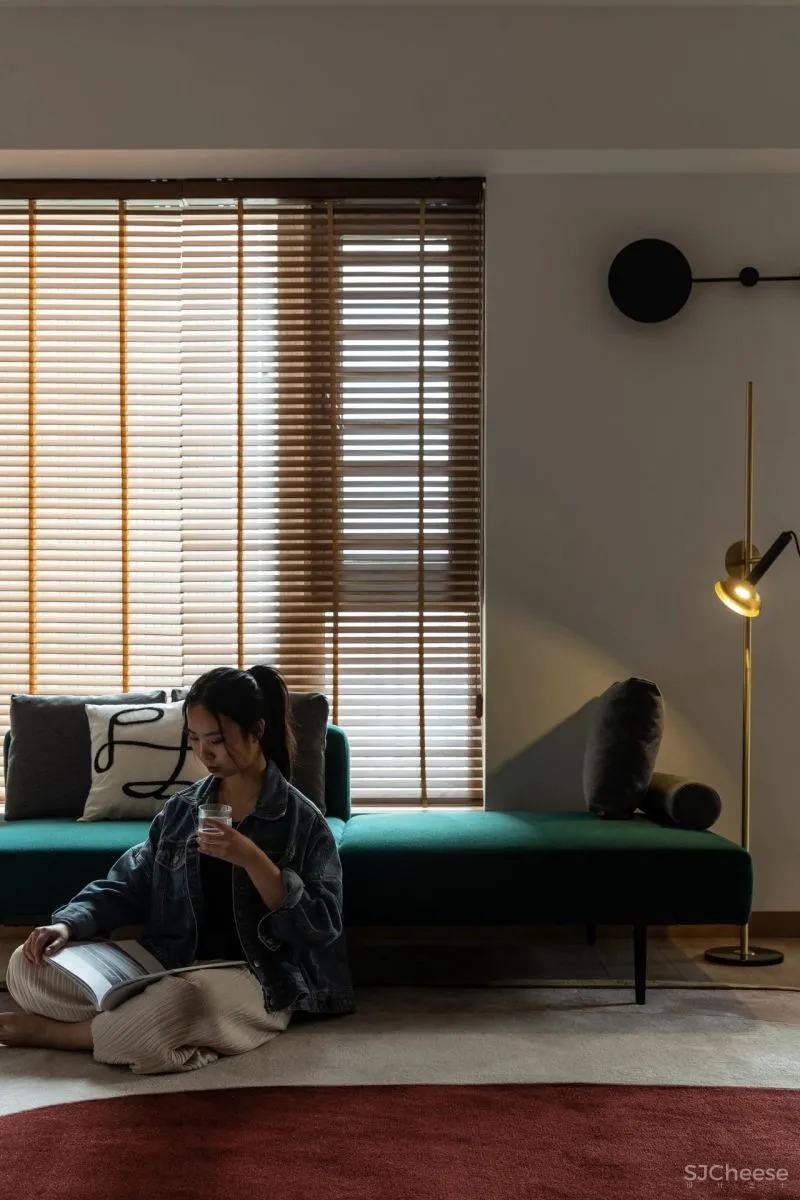 如何把宋朝装进家？136㎡两室“碰瓷”《清平乐》配色，胭脂红、浅棕黄，让人1秒穿越