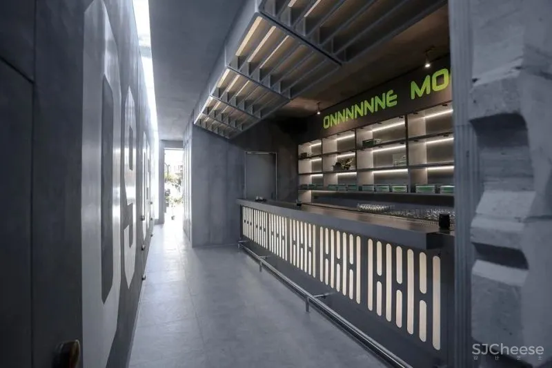 小空间内的未来聚集地 onnnnnne more酒吧