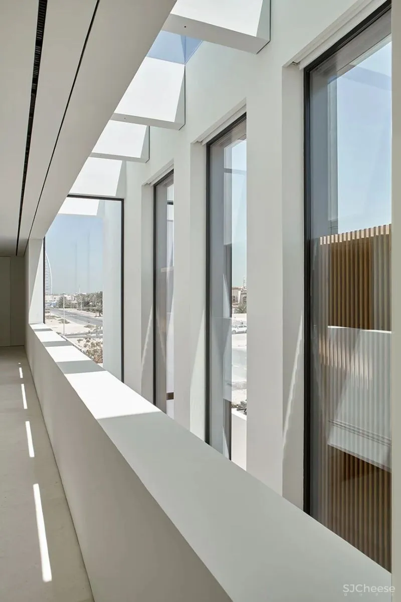 迪拜也有简约风大宅,简奢才是真格调!