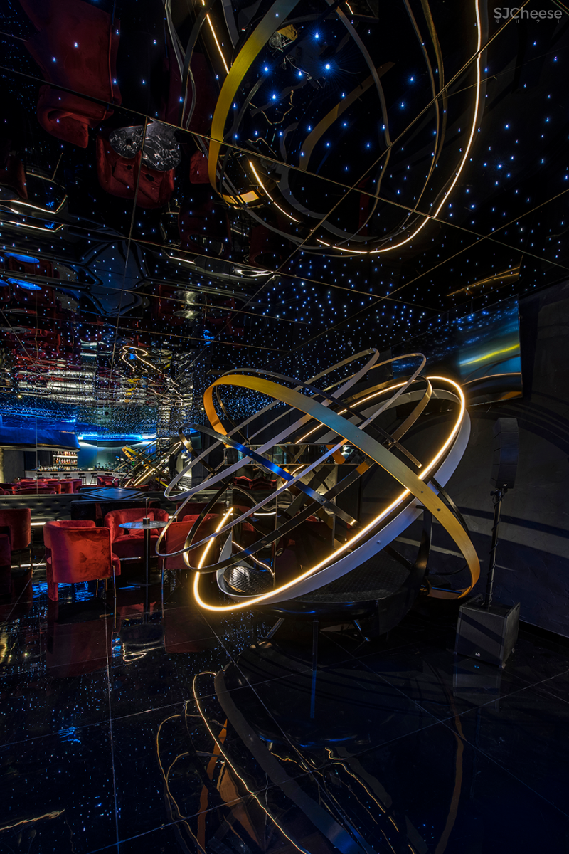 邵龙 • 在木星酒吧|不甘寂寞的宇宙星空,感性与理性的交替共振