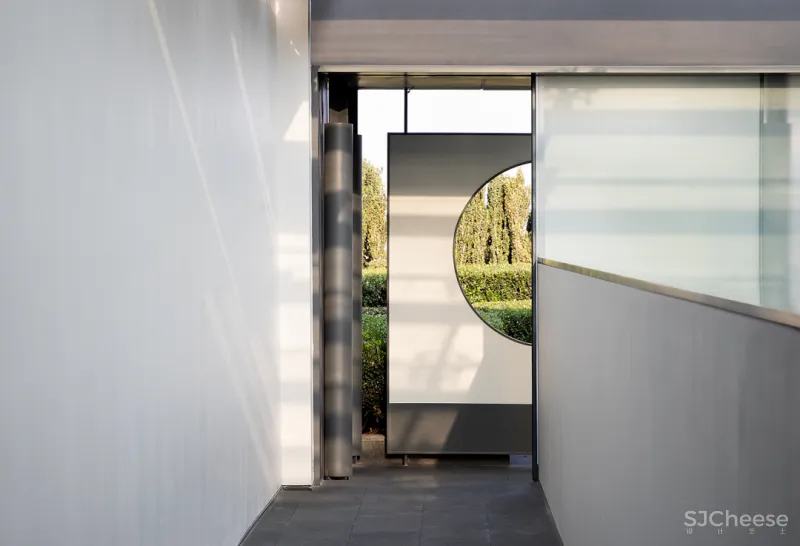 屋顶上的庭院，天空下的小雅 大相设计