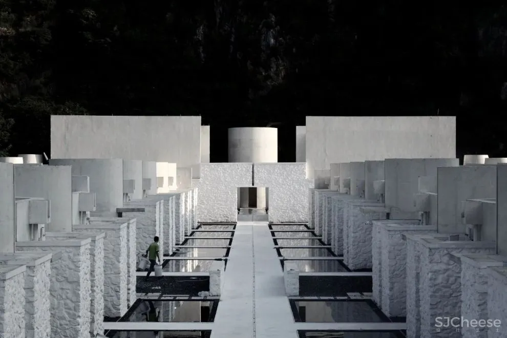 汤山云夕博物纪—矿坑石料雕琢的美学空间,是酒店也是美术馆