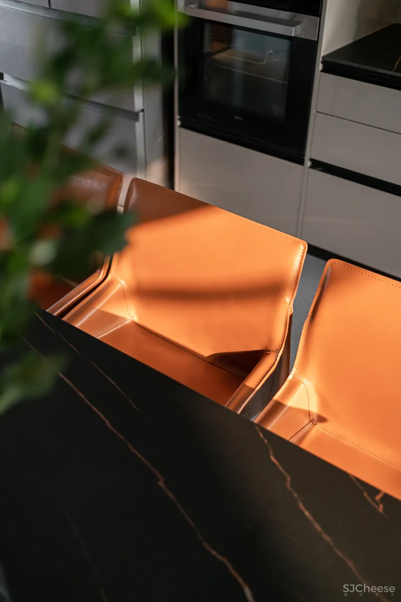 典故空间设计 • 炜岸城|家,流光溢彩地交融与亲密