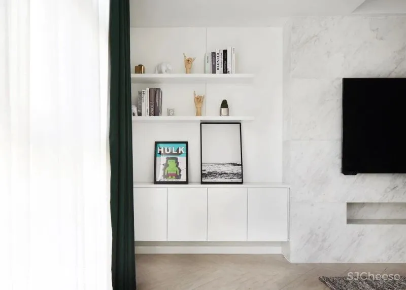 电视墙已经OUT了，现在都这么放电视！