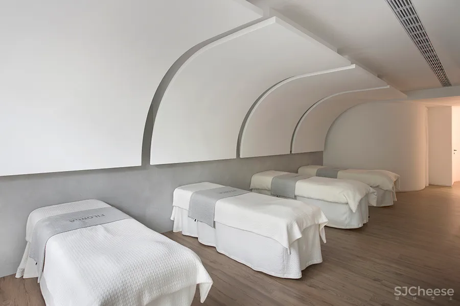 质感建筑设计 • B-M美颜社|营造山丘意境融入街区的美容空间