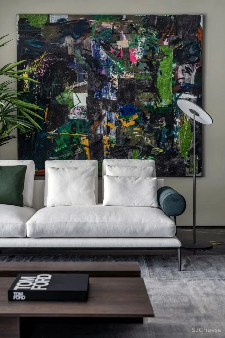 290㎡双层豪宅,大理石与黄铜的碰撞,轻奢又复古!