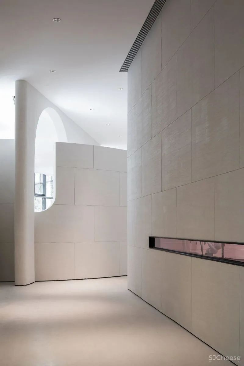 AOD新作：恰到好处的留白，重塑世界原初的安静！