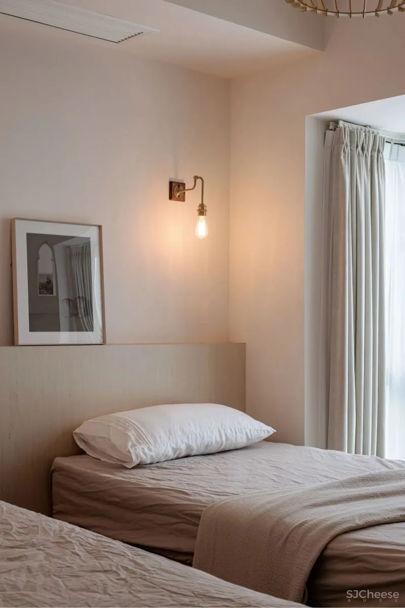 “书迷”教师夫妻的复古家,客厅卧室打通,餐厅放阳台,90㎡显大3倍!美呆!