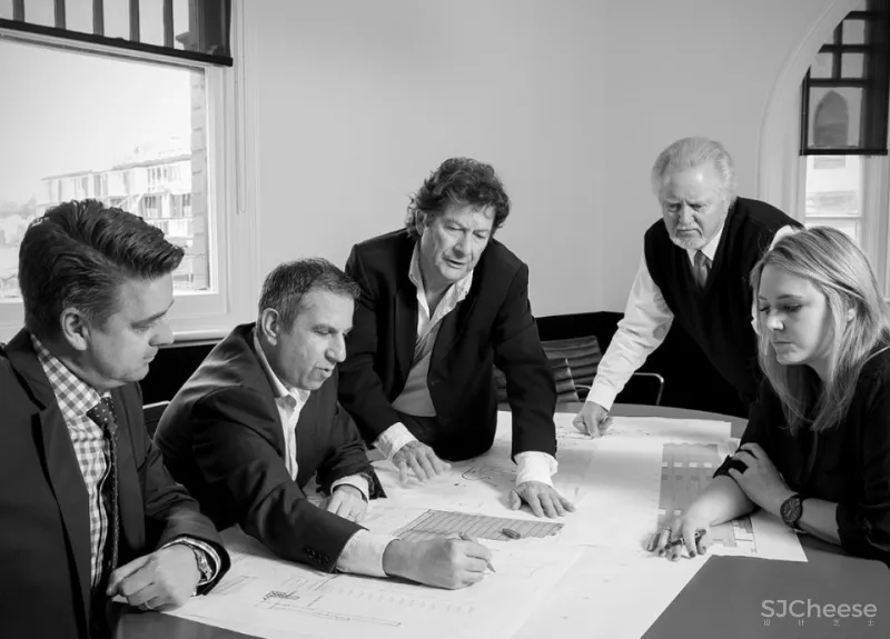 售价 2.2 亿,这才是顶层复式该有的配置!