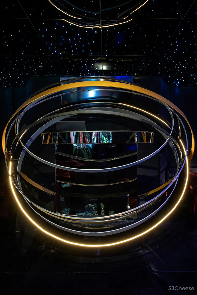 邵龙 • 在木星酒吧|不甘寂寞的宇宙星空,感性与理性的交替共振