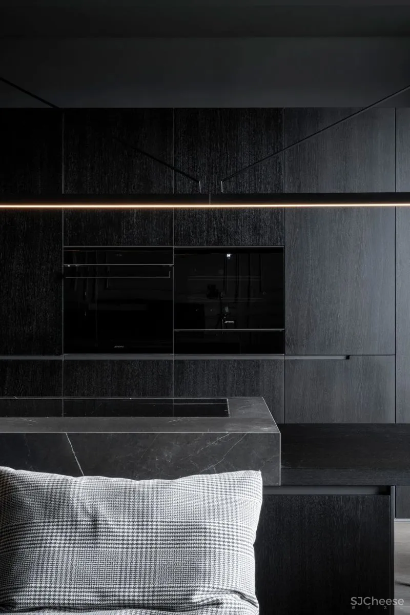 那黑暗的家，给我宁静的眼，我让它来寻找光明