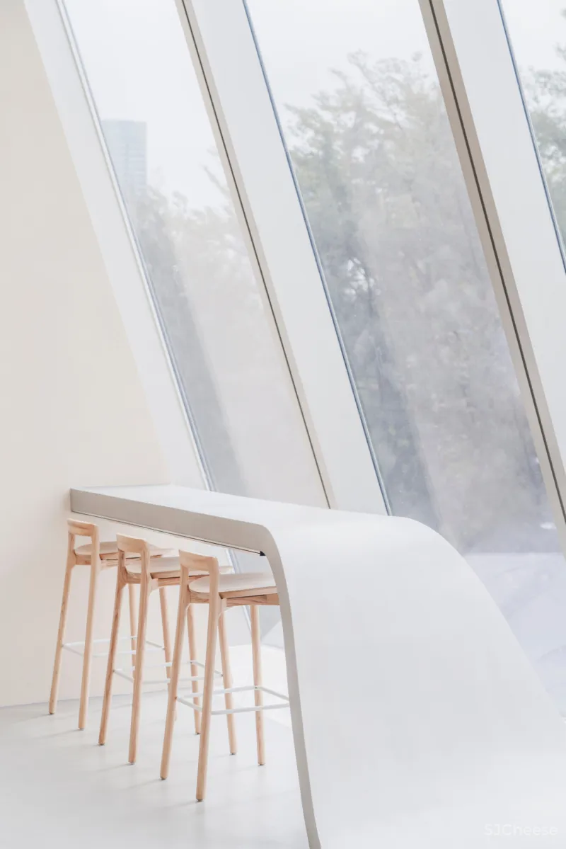 不相信地域主义的建筑师,竟在深圳创造出160㎡的“地域主义”「未来商店」?