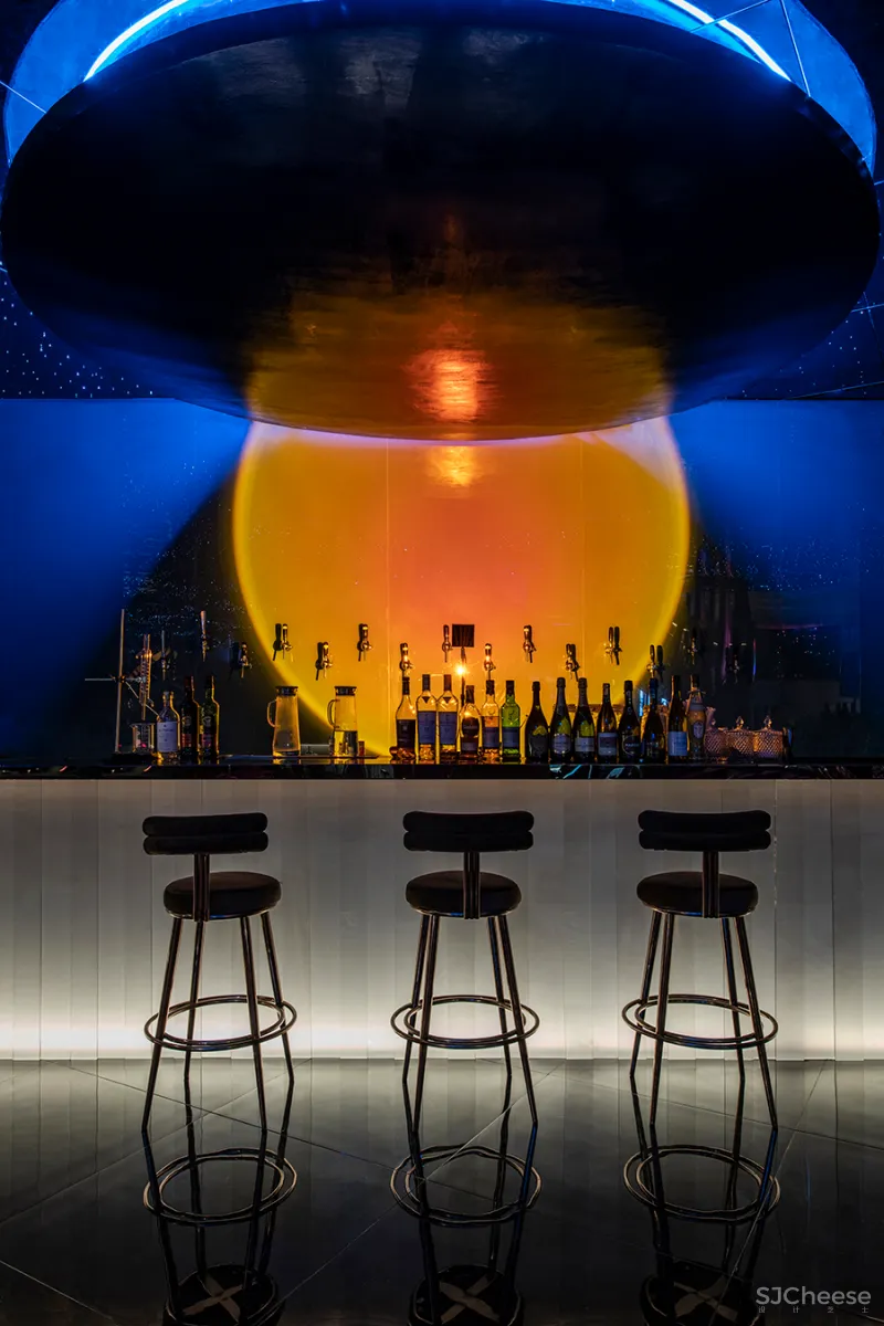 邵龙 • 在木星酒吧|不甘寂寞的宇宙星空,感性与理性的交替共振