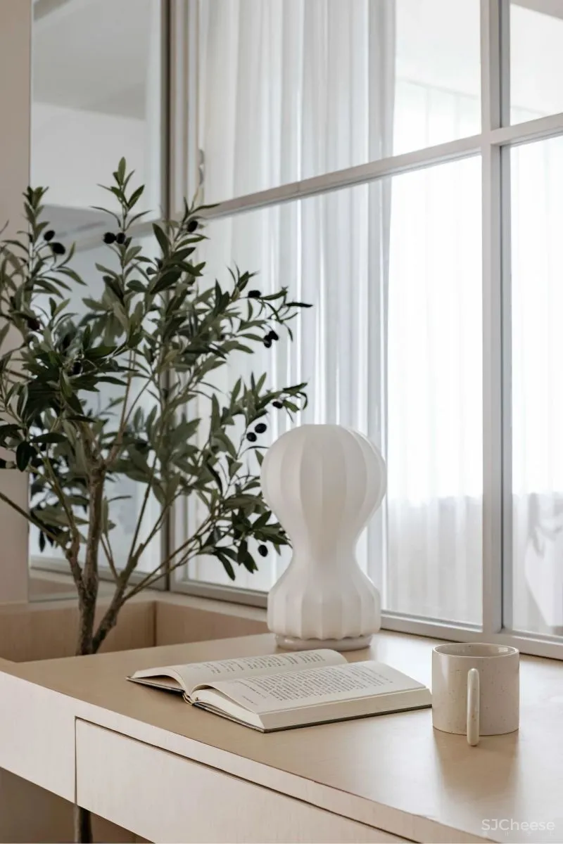 “书迷”教师夫妻的复古家,客厅卧室打通,餐厅放阳台,90㎡显大3倍!美呆!