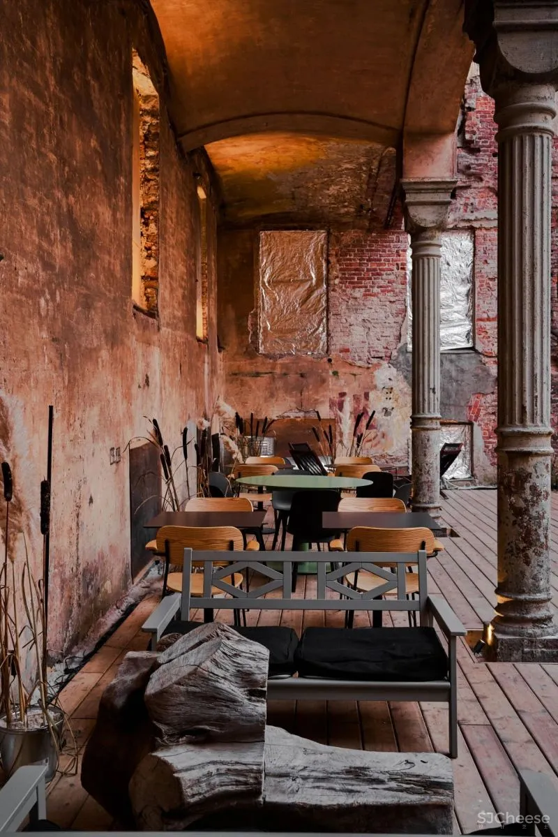 DA bureau丨圣彼得堡从“废墟”中生长出的建筑庭院