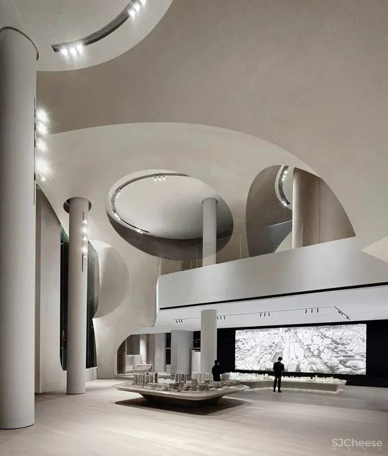 关联以空间的「解构性」和「抽象性」 构序「超现实的界面」