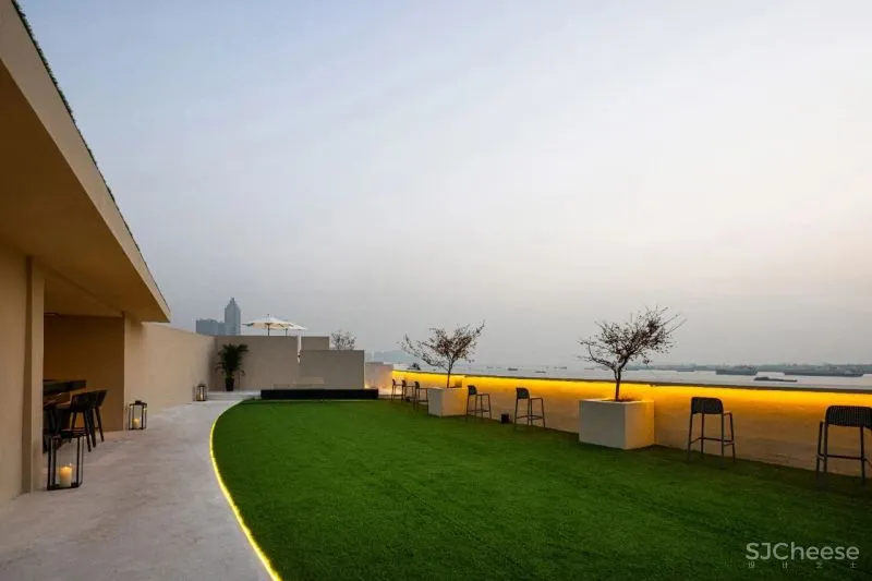 长江边上的艺术酒店 以游轮为主题的乐享空间