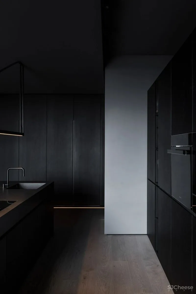 那黑暗的家，给我宁静的眼，我让它来寻找光明