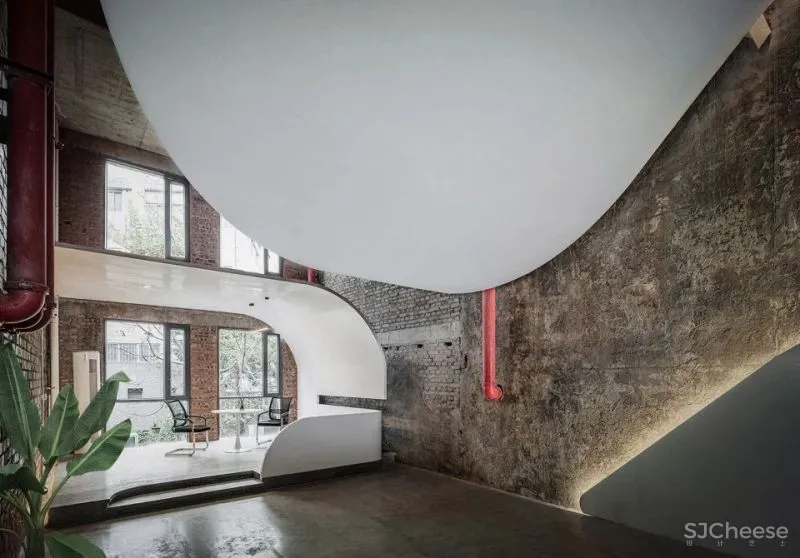 新作 举目垂屏 – 老厂房办公室改造，重庆 青·微舍工作室