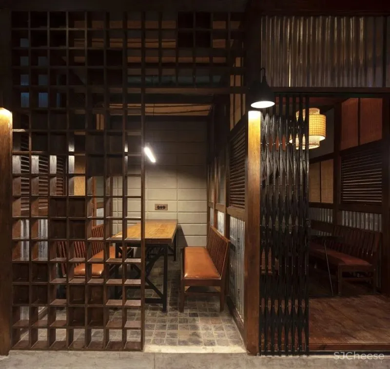 印度首家应对疫情的餐厅出现！乡村但实用，网友：“连魔幻的邻国都不敢草率了！”