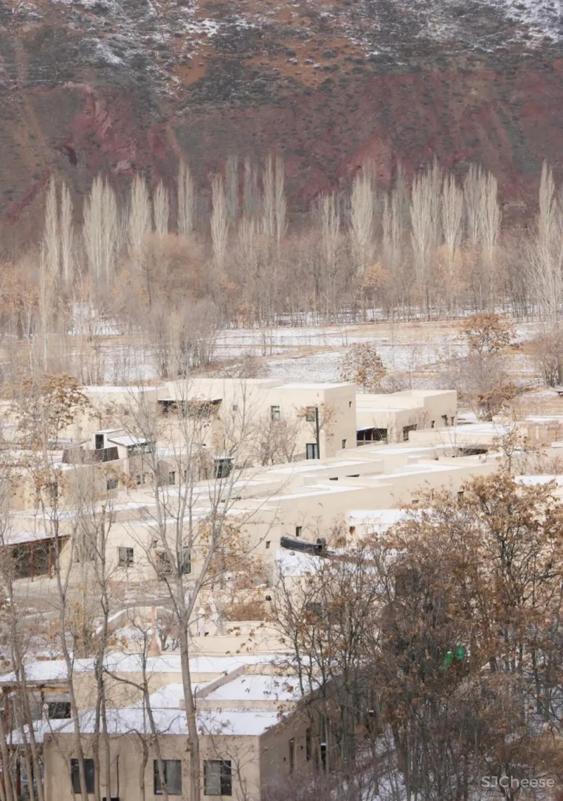 被《跑男》取景的中国小摩洛哥,还是个大佬云集的民宿集群,去年我就抢先打卡了!