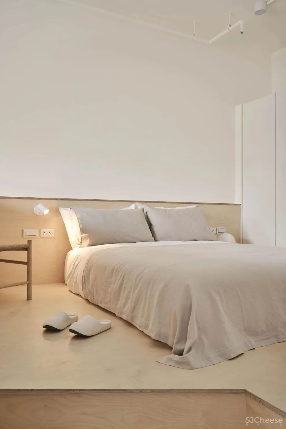 原木纯白空间感,简约轻盈的台式美宅